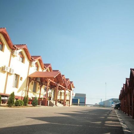 Pension Varadia ออราแด ภายนอก รูปภาพ