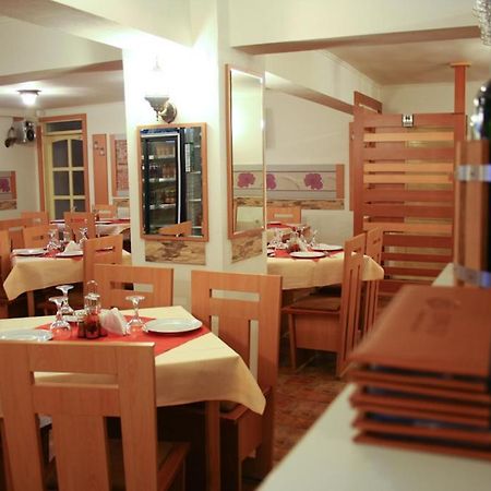 Pension Varadia ออราแด ภายนอก รูปภาพ