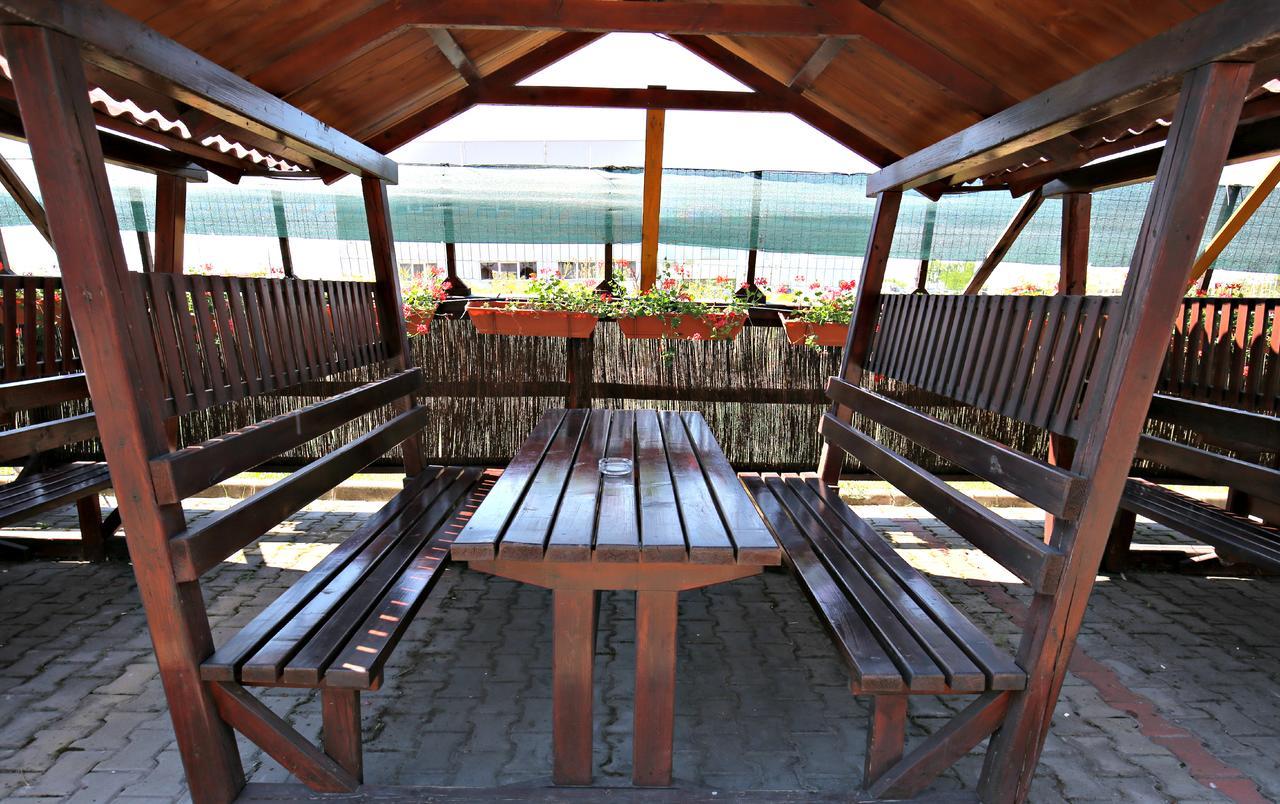 Pension Varadia ออราแด ภายนอก รูปภาพ