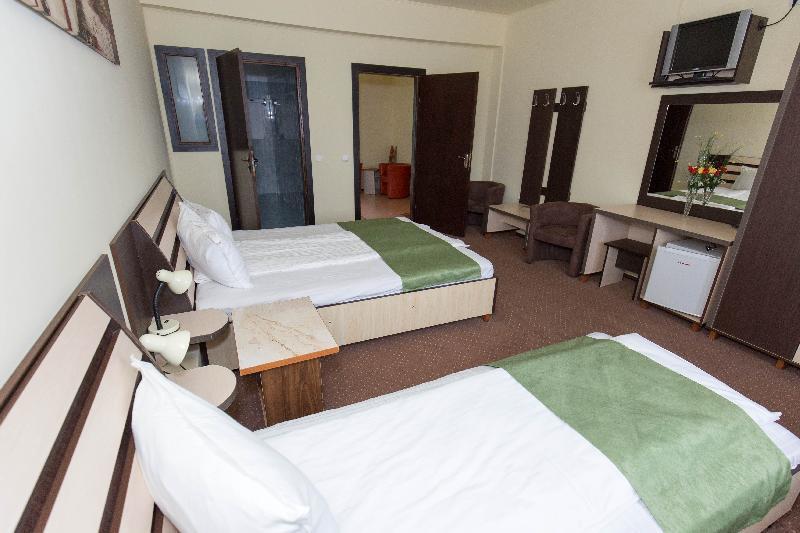 Pension Varadia ออราแด ภายนอก รูปภาพ